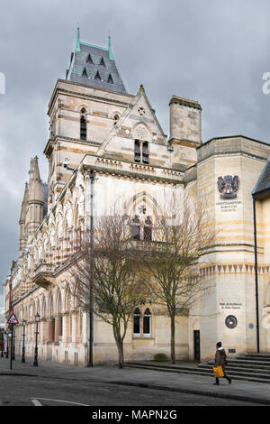 Die Guildhall, ein neo-gotischen viktorianischen Gebäude, ist der Sitz von Northampton Borough Council, England. Stockfoto
