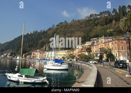 Promenade in Bornico Gardasee Stockfoto