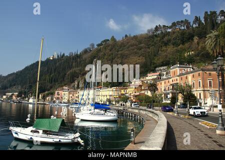 Promenade in Bornico Gardasee Stockfoto