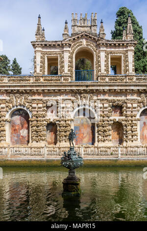 Quecksilber Brunnen in den Gärten des Real Alcazar Palast (Reales Alcázares de Sevilla) in der spanischen Stadt Sevilla, Andalusien, Spanien Stockfoto