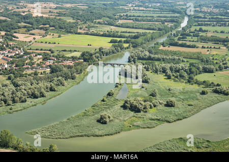 Die romanische Brücke Ponte Buriano, die Brücke hinter dem Gesicht der Mona Lisa von Leonardo da Vinci, Arezzo, Toskana, Italien, Europa Stockfoto