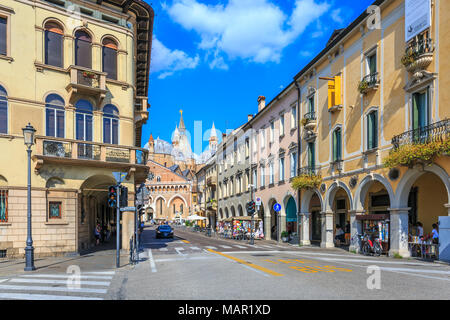 Street View des Heiligen Antonius von Padua, Basilika, Padua, Venetien, Italien, Europa Stockfoto