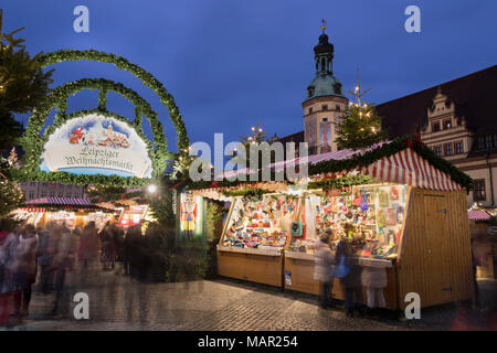 Weihnachtsmarkt in der Leipziger Marktplatz mit dem Alten Rathaus Museum für Stadtgeschichte, Marktplatz, Leipzig, Sachsen, Deutschland, Europa Stockfoto