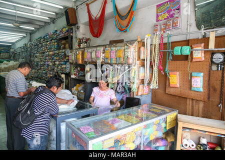 MERIDA, MEXIKO - 11. März 2012: Traditionelle typische hammoc Shop in Merida, Yucatan, Mexiko Stockfoto