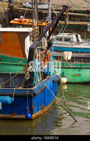 16. März 2018 kleine Boote in dem kleinen malerischen Hafen von Cobh Cork Irland Günstig Stockfoto