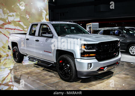 Chevrolet Silverado Z71 auf der New York International Auto Show 2018 gezeigt, im Jacob Javits Center. Dies wurde Drücken Sie die Taste Vorschau Tag einer der NYIAS, am 28. März 2018. (Foto von Miro Vrlik/Pacific Press) Stockfoto