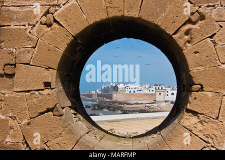 Essaouira Antenne Panoramablick Stadtbild Blick von der alten portugiesischen Festung Sqala du Port an der Küste des Atlantik in Marokko Stockfoto