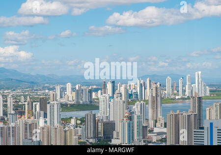 Hochhaus Gebäude Antenne - modernes Stadtbild Skyline von Panama City - Stockfoto