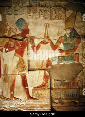 Wall Panel der Darstellung Sety I und Horus, Abydos, Ägypten Stockfoto