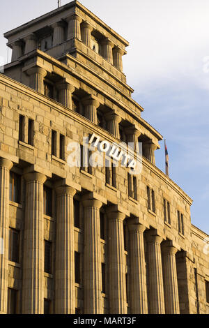 Main Post Office Building in Belgrad, Serbien während des Sonnenuntergangs. Stockfoto