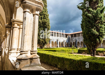 Batalha, Portugal. Claustro D.Afonso V (Kreuzgang von König Afonso) in das Kloster Santa Maria da Vitoria. Ein Weltkulturerbe seit 1983 Stockfoto