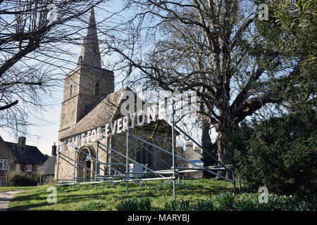 Nathan Coley's "Für alle gleich" Installation, St. Peter Friedhof, Teil der Wasserkocher Hof Galerie, Cambridge UK März 2018 Stockfoto