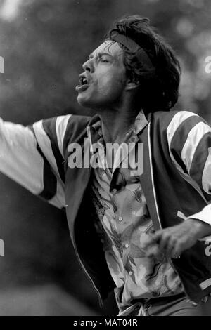 Mick Jagger von den Rolling Stones Roundhay Leeds 1982/credit Paul Cousans für Hickes Stockfoto