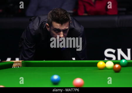 Peking, Peking, China. 4 Apr, 2018. Peking, China, 4. April 2018: Mark Selby konkurriert mit Ben Woollaston. Bei Snooker China Open 2018 in Peking, April 4th, 2018. Credit: SIPA Asien/ZUMA Draht/Alamy leben Nachrichten Stockfoto