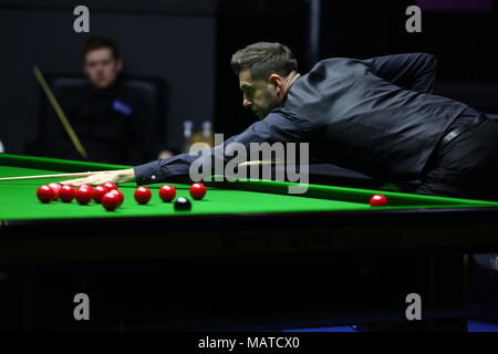 Peking, China. 4 Apr, 2018. MARK SELBY konkurriert mit B. Woollaston an Snooker China Open 2018 in Peking. Credit: SIPA Asien/ZUMA Draht/Alamy leben Nachrichten Stockfoto