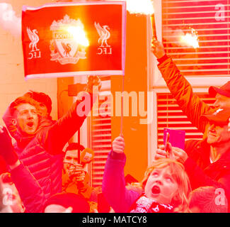 Anfield, UK. 4 Apr, 2018. Anfield, Liverpool, England; Champions League Viertelfinale, Hinspiel, Liverpool gegen Manchester City und Liverpool FC Fans vor dem Spiel Quelle: News Images/Alamy leben Nachrichten Stockfoto