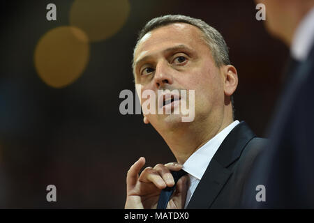 München, Deutschland. 04 Apr, 2018. 04 April 2018, Deutschland, München: Basketball, Bundesliga, FC Bayern München vs. Ratiopharm Ulm. Der Münchener trainer Dejan Radonijc. Credit: Andreas Gebert/dpa/Alamy leben Nachrichten Stockfoto