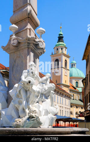 Ljubljana, Slowenien. Die drei Brunnen der Krainer Flüsse (Vodnjak treh kranjskih Rek) oder Robba Brunnen (Robbov vodnjak - Francesco Robba; 1751..... Stockfoto