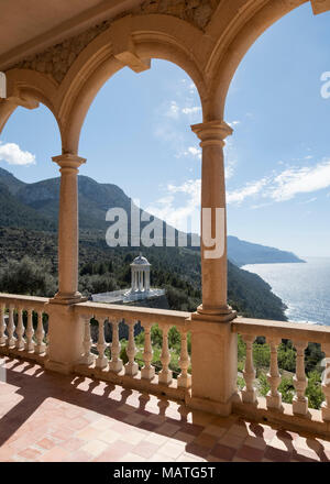 Mallorca, Finca Son Marriog bei Valldemossa, Blick von der Terrasse auf den Marmorpavillon Stockfoto