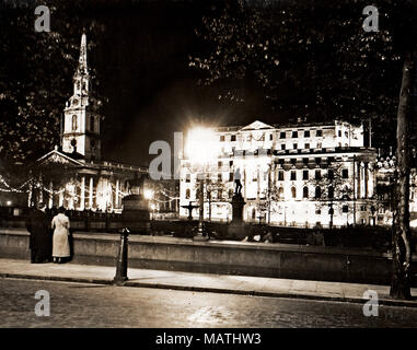 St Martin's Church beleuchtet für das Silberne Jubiläum feiern Stockfoto