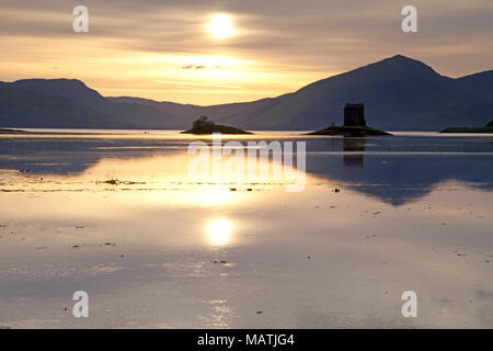 Sonnenuntergang am Loch Laich, in der Nähe von Port Appin in den westlichen Highlands von Schottland. Stockfoto