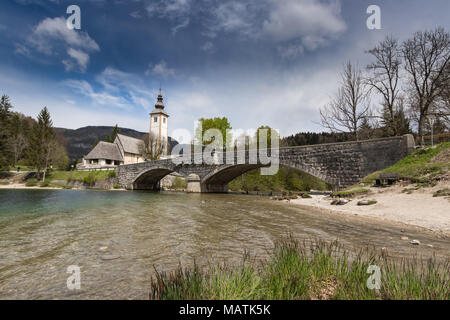 Kirche des Heiligen Johannes des Täufers am See Bohinj, Slowenien Stockfoto