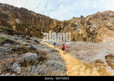 Touristen auf den Spuren an der Spitze von Punta Pitt, Galapagos Stockfoto