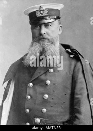 Alfred Peter Friedrich von Tirpitz (19. März 1849 - 6. März 1930) war ein deutscher Grand Admiral, Staatssekretär der Kaiserlichen Marine, die leistungsstarke Verwaltung Filiale der deutschen Kaiserlichen Marine von 1897 bis 1916. Preußen hatte nie einen großen Marine, auch die anderen deutschen Staaten vor 1871 gebildet wurde. Tirpitz nahm die bescheidene Kaiserliche Marine und, beginnend in den 1890er Jahren, es in eine Welt-Klasse Kraft, die die Royal Navy bedrohen könnte. Seine Marine, war aber nicht stark genug, um die Britischen erfolgreich im Ersten Weltkrieg zu konfrontieren. Stockfoto