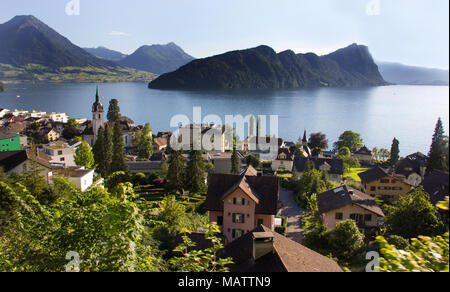 Fenster zum Anzeigen von vitznau Dorf und den Vierwaldstättersee, Rigi Kulm, Luzern, Schweiz, Europa. Stockfoto