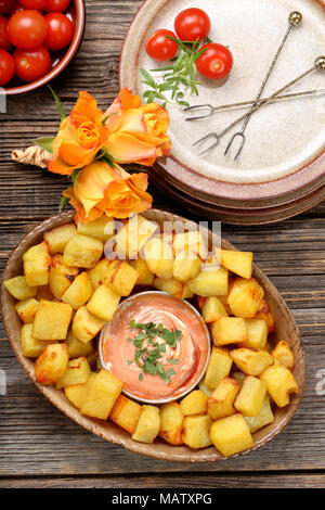 Patatas Bravas traditionelle spanische Kartoffeln snack Tapas Stockfoto