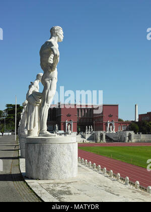 Rom. Italien. Stadio dei Marmi (Stadion der Murmeln), Foro Italico Sports Complex. Vom italienischen Architekten Enrico Del Debbio 1928 entworfen und Inau Stockfoto