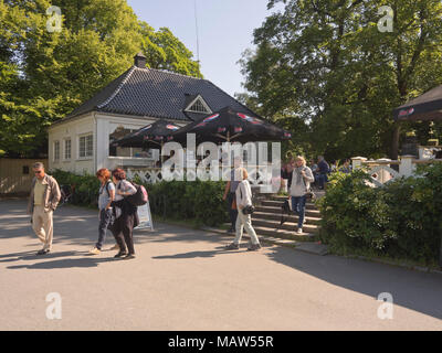 Frognerparken Kafe, eine Open Air Sommer beliebt bei Touristen und Einheimische besuchen den Vigeland Skulpturenpark in Vigelandsparken Oslo Norwegen Stockfoto