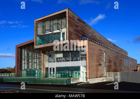 Äußere des neuen Aquarina Schwimmbad Splash Punkt, Worthing Stadt, West Sussex, England, UK Stockfoto