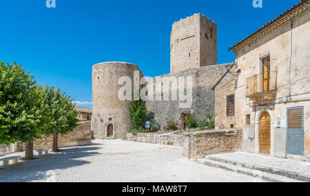 Pettorano sul Gizio in einem Sommernachmittag, ländlichen Dorf in der Provinz L'Aquila, Abruzzen, Italien. Stockfoto