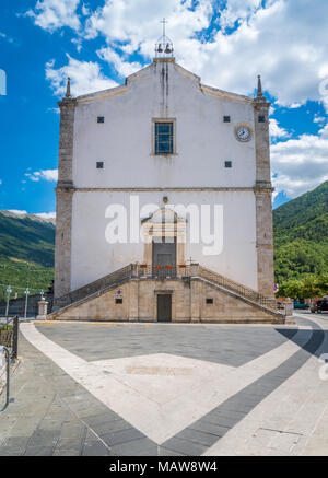 Pettorano sul Gizio in einem Sommernachmittag, ländlichen Dorf in der Provinz L'Aquila, Abruzzen, Italien. Stockfoto