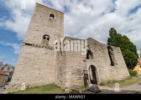 Ruinen einer mittelalterlichen Kirche in Visby auf der Insel Gotland, Schweden. Stockfoto