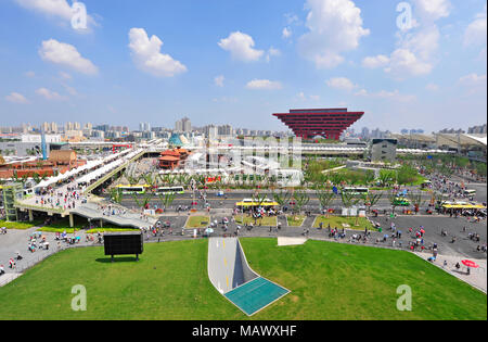 Blick über die Pavillons aus der Kultur Zentrum an der Shanghai World Expo 2010 in China. Stockfoto