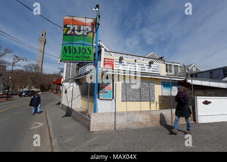 Geschlossen an Bord Restaurant im Winter Nebensaison, Provincetown, Cape Cod, Massachusetts Stockfoto