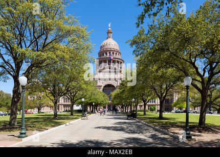 Texas State Capitol Building an einem sonnigen Frühlingstag, Austin, Texas, Vereinigte Staaten von Amerika Stockfoto