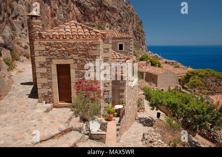 Blick über "versteckte Stadt' von Monemvasia am Peloponnes in Griechenland Stockfoto