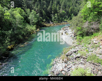 Smith River bei Jedediah Smith Redwoods SP in Kalifornien Stockfoto