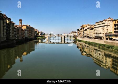 Ein Blick auf die Brücke in Florenz Stockfoto