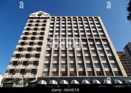 Fassade des New Ambassador Hotel Harare, Simbabwe. Das luxuriöse Hotel für Business in 1915 geöffnet. Stockfoto