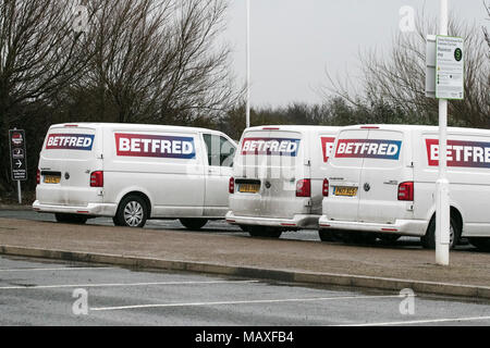 BetFred Ltd Fahrzeuge in Southport Parkplatz abgestellt, Merseyside, UK. Stockfoto