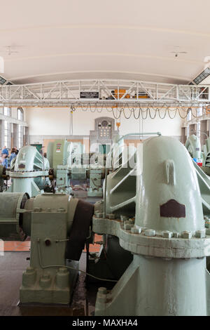 Ein Blick in das Pumpenhaus an der R.C. Harris Wasseraufbereitungsanlage in Toronto, Ontario, Kanada. Stockfoto