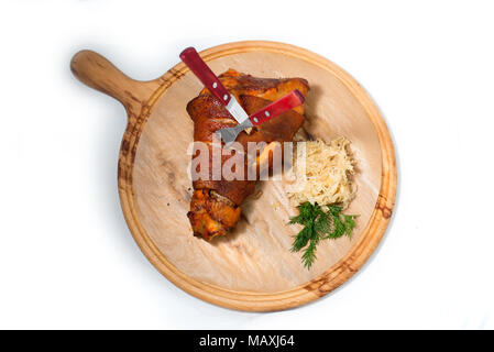 Fleisch Grill Big Foot auf dem Baum Serviette auf einem weißen Hintergrund Stockfoto