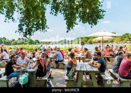 Bar neben der Serpentine, Hyde Park, London, UK Stockfoto