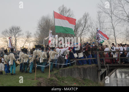 Tapiobicske, Ungarn. 4 Apr, 2018. Menschen neu erlassen, eine historische Schlacht in Tapiobicske, Ungarn, am 4. April 2018. Schlacht von Tapiobicske gekämpft wurde am 4. April 1849 zwischen der ungarischen Armee und des österreichischen Kaiserreiches während der Ungarischen Krieg für die Unabhängigkeit. Credit: Attila Volgyi/Xinhua/Alamy leben Nachrichten Stockfoto