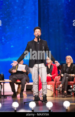 Rom, Italien, 4. April 2018. Filippo Bisciglia besucht die Maurizio Costanzo Show im Studios Voxson in Roma 4.April 2018, Italien: Paolo Pirrocco/Alamy leben Nachrichten Stockfoto