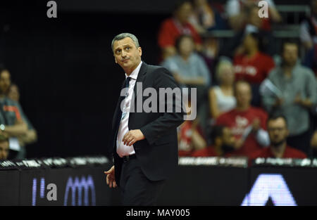 München, Deutschland. 04 Apr, 2018. 04 April 2018, Deutschland, München: Basketball, Bundesliga, FC Bayern München vs. Ratiopharm Ulm. Der Münchener trainer Dejan Radonijc. Credit: Andreas Gebert/dpa/Alamy leben Nachrichten Stockfoto